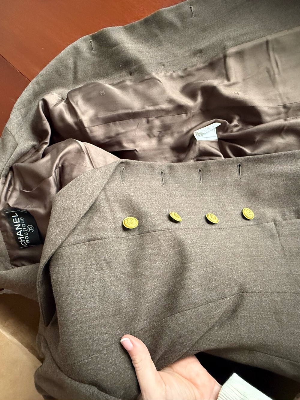 CHANEL Brown Double-Breasted Blazer & Skirt Set, Gold Buttons (Approx Size 2/4) - Picture 4 of 7